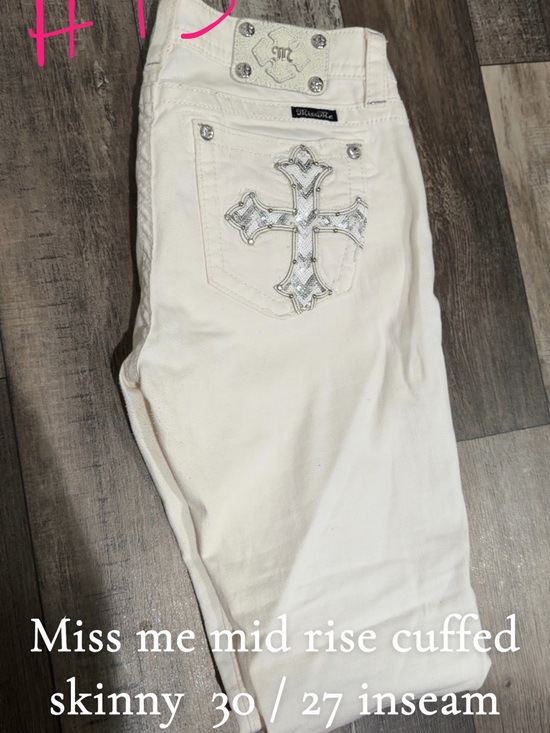 Miss Me Denim - Miss Me white Skinny Jeans with Embellished Cross Pocket